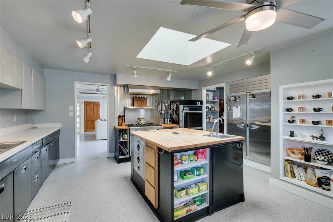 701 Franklin Avenue - Photo 1