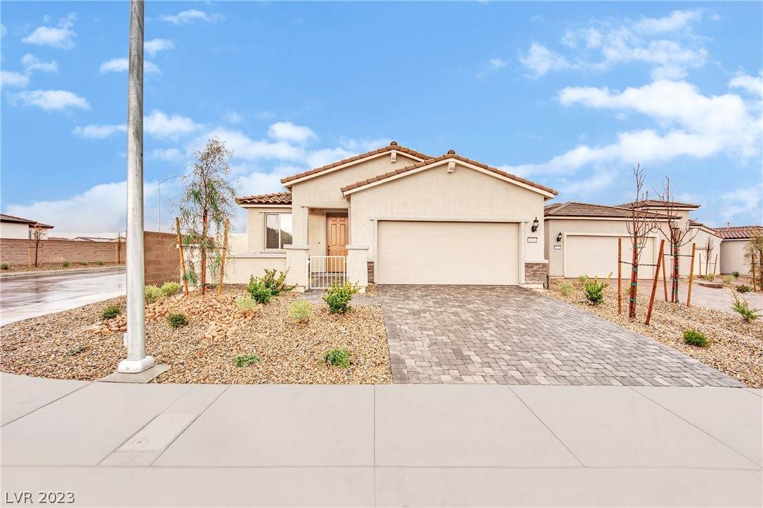 6814 Feather Hills Street - Photo 1