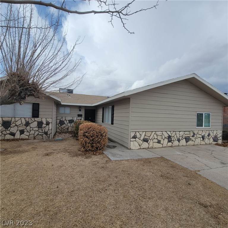 2721 Joust Street - Photo 1