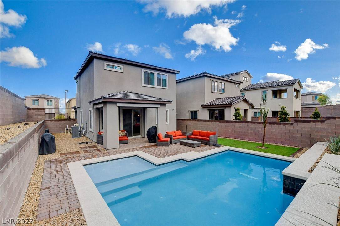 333 Mcloughlin Street - Photo 1