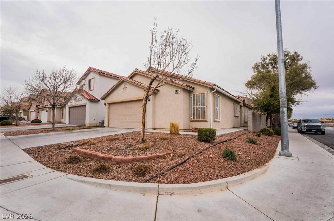 9505 Glen Iris Street - Photo 1