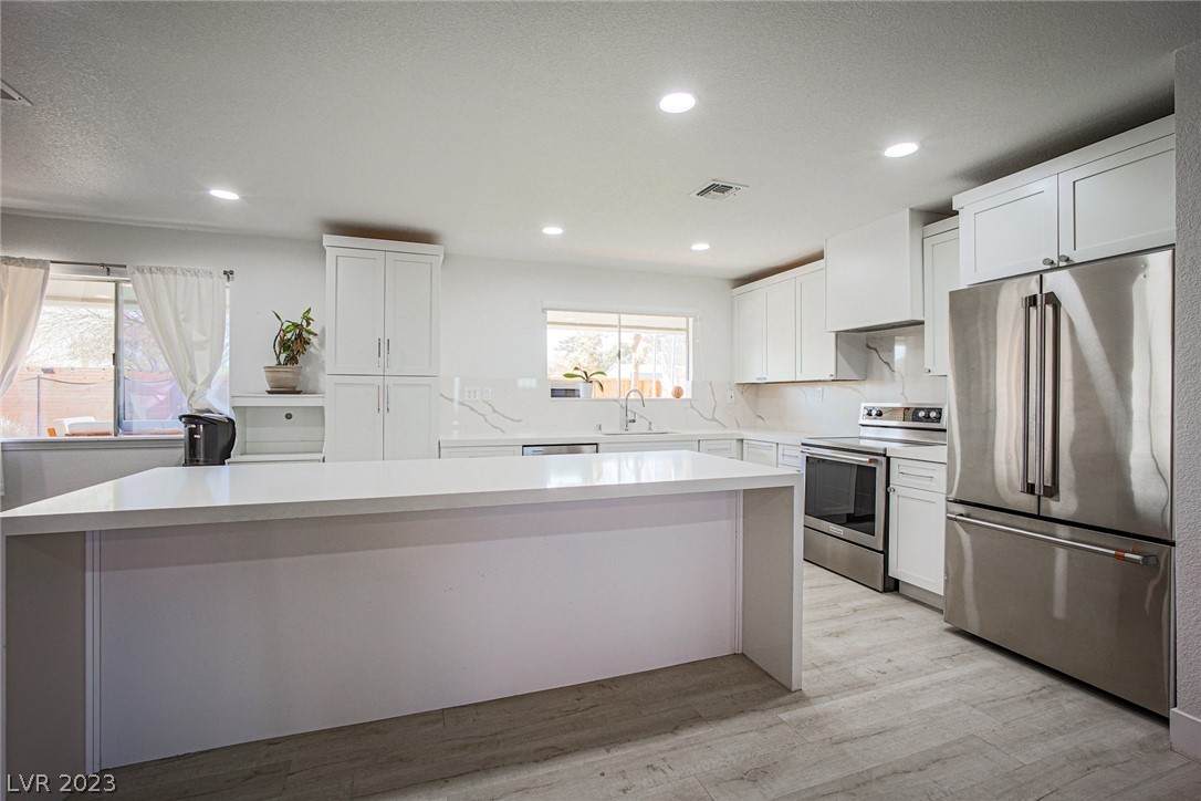 5901 Butler Street - Photo 1