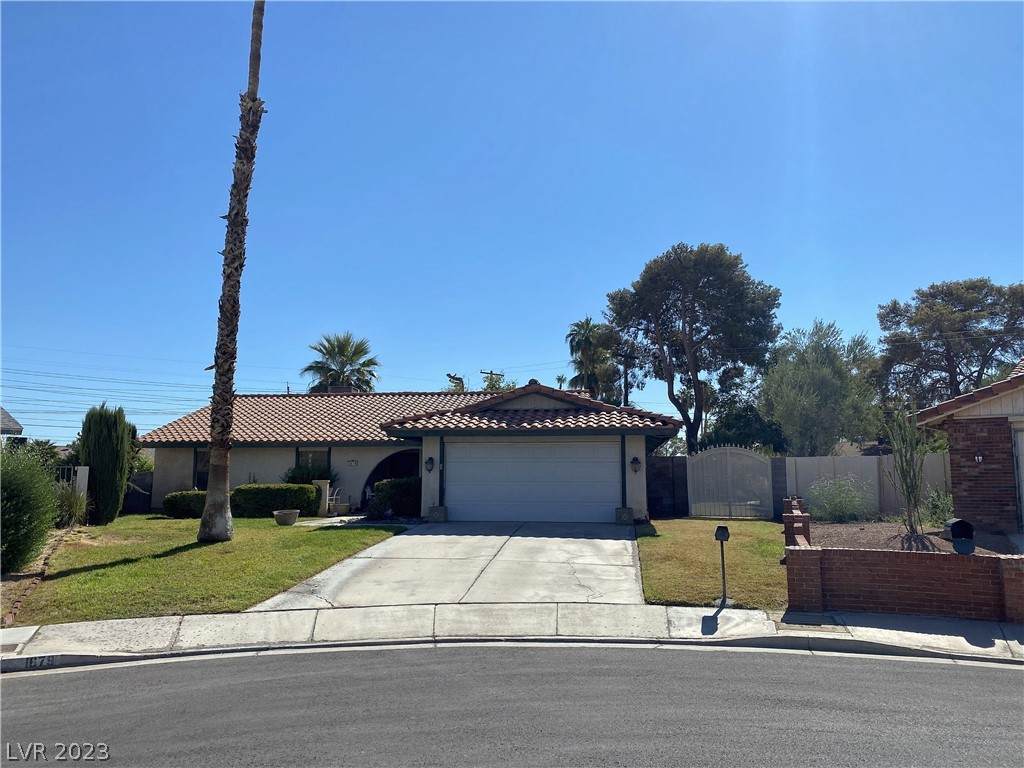 1679 Chippewa Circle - Photo 1