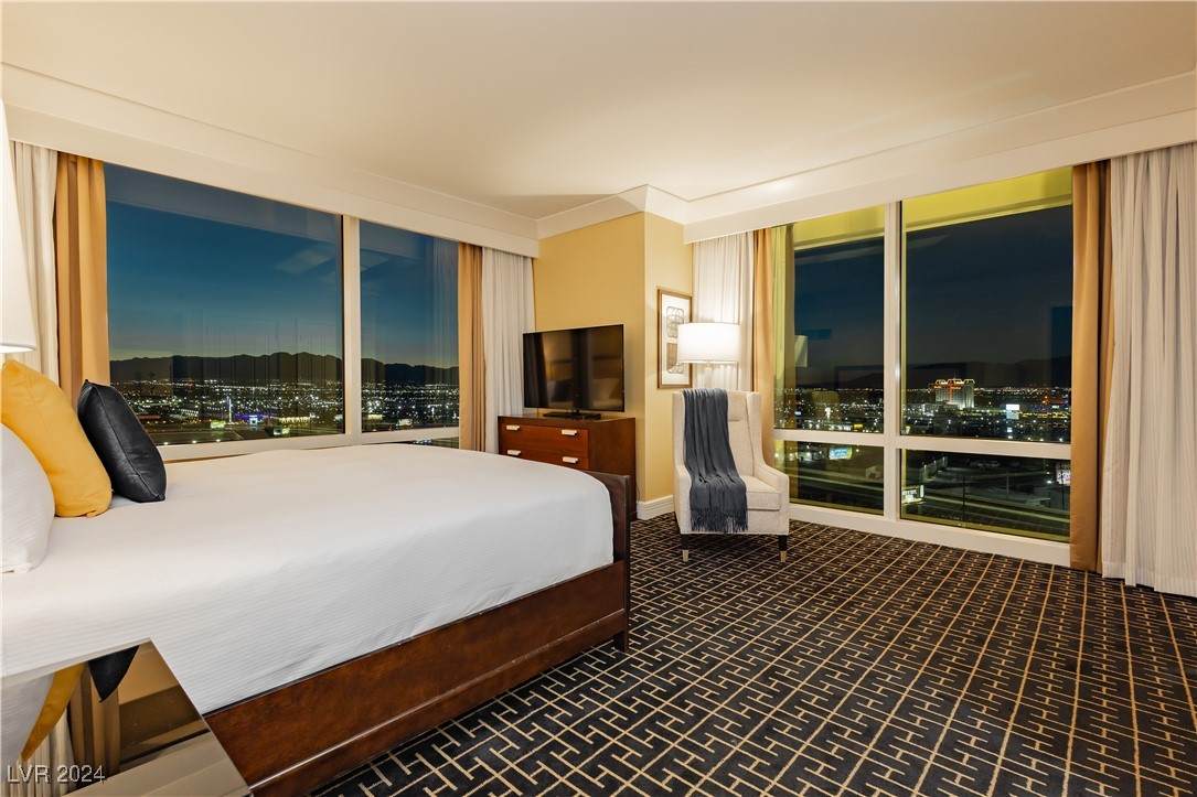 2000 Fashion Show Drive - Photo 1