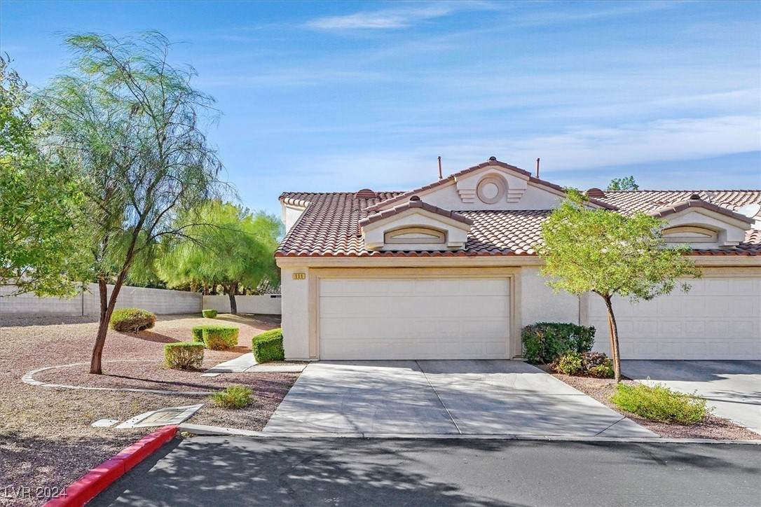 855 Stephanie Street - Photo 1