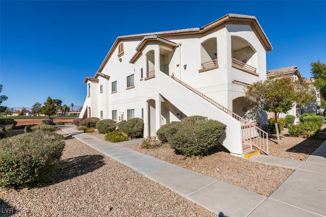 5655 Sahara Avenue - Photo 1