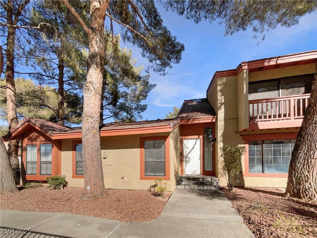 2386 Pickwick Drive - Photo 1
