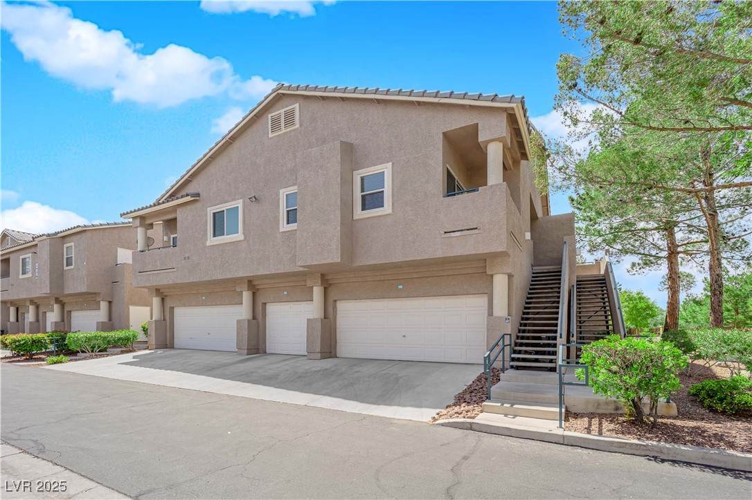 2001 Quarry Ridge Street - Photo 1