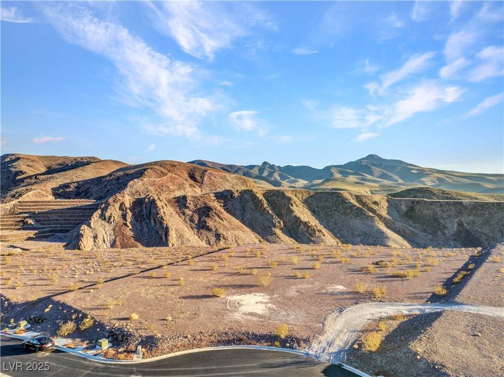 33 Soaring Rock Court - Photo 1