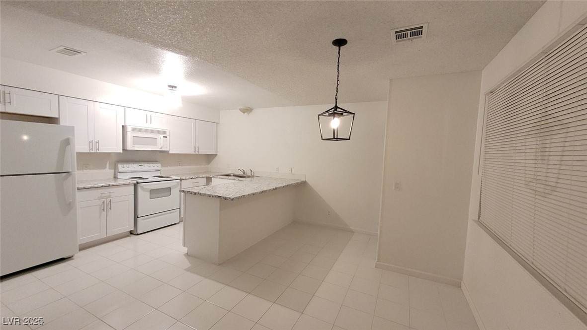 833 Hedge Way - Photo 1