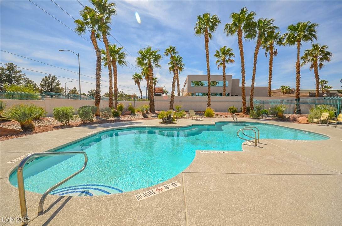 https://bt-photos.global.ssl.fastly.net/vegas/orig_boomver_1_2677511-2.jpg