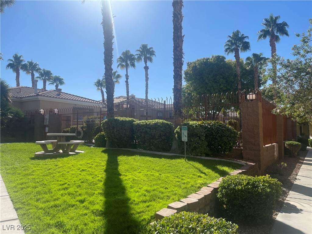 https://bt-photos.global.ssl.fastly.net/vegas/orig_boomver_1_2679685-2.jpg