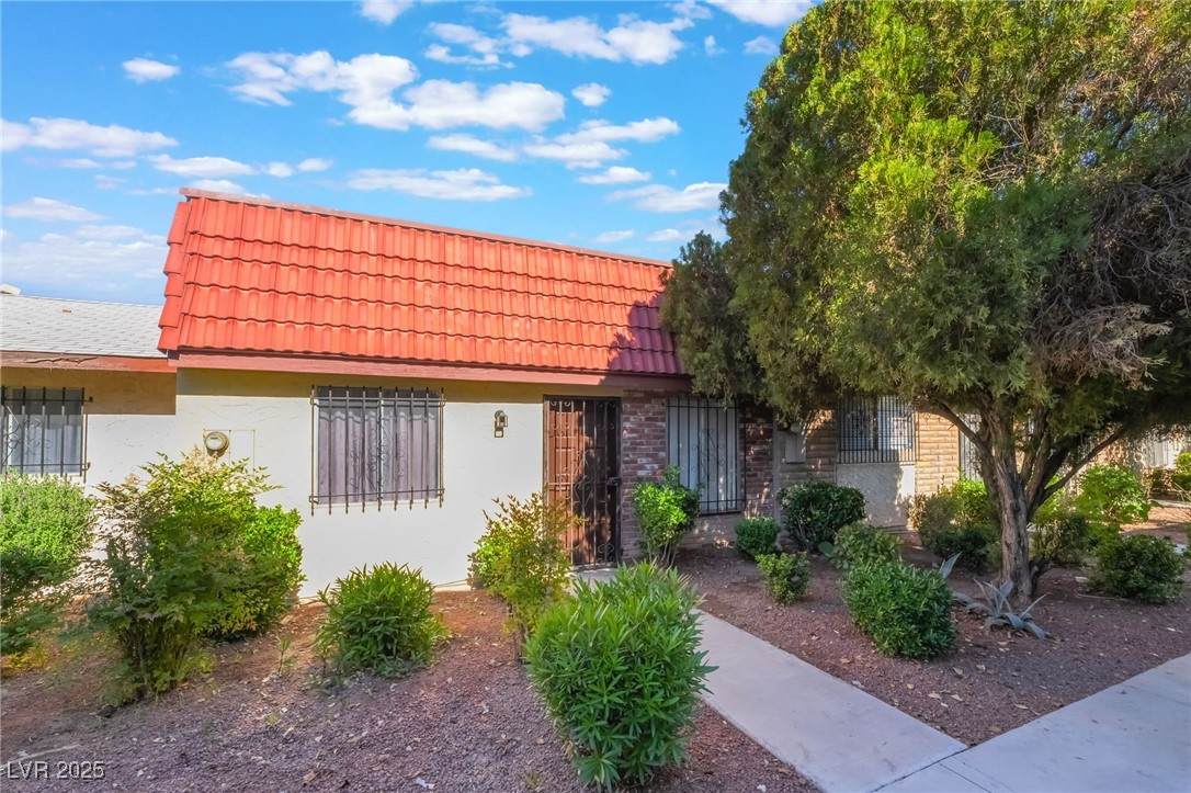 3925 Torsby Place - Photo 1