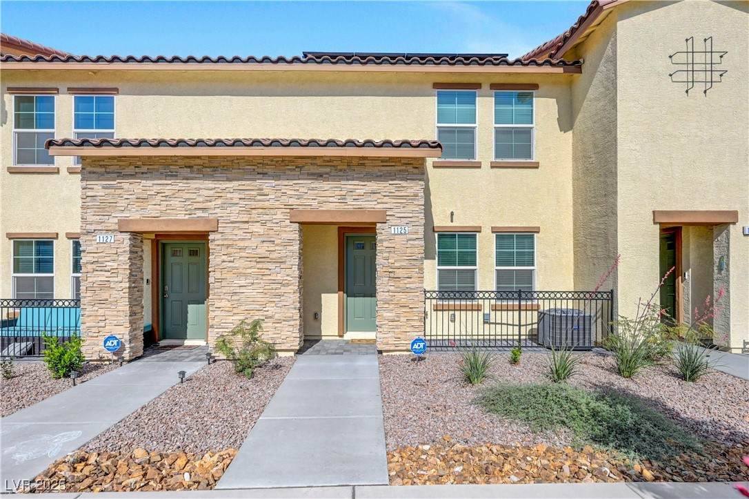 1125 Meadow Sparrow Place - Photo 1