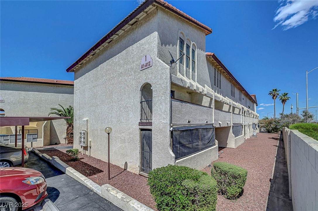 2080 Karen Avenue - Photo 1