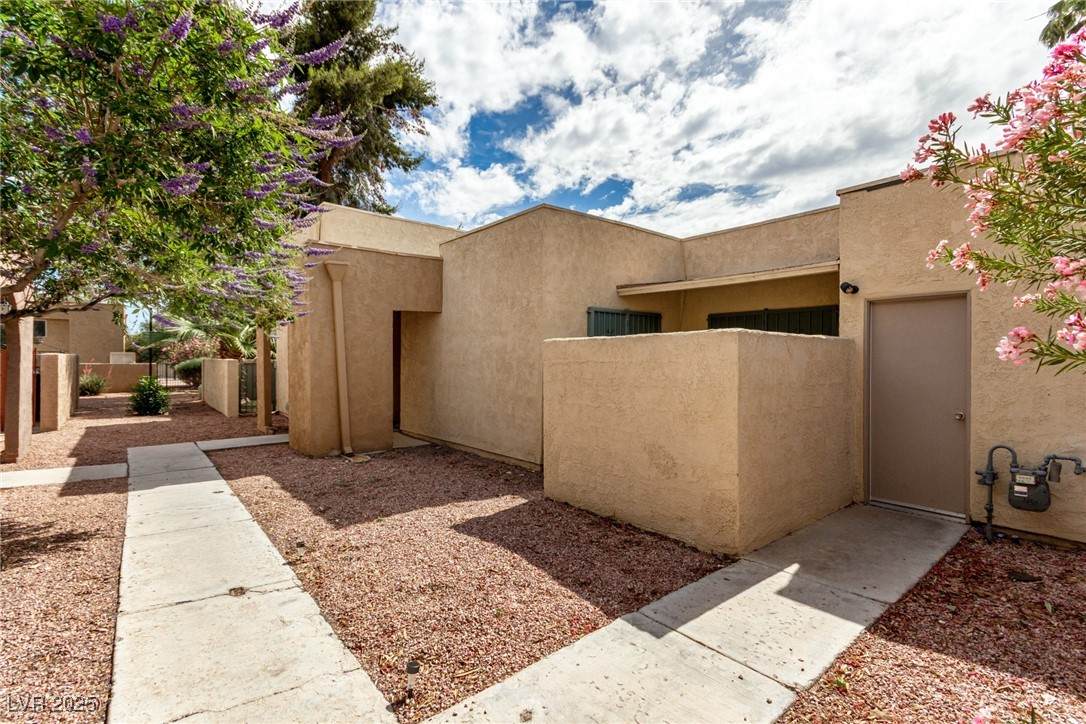 4213 Essex Green Court - Photo 1