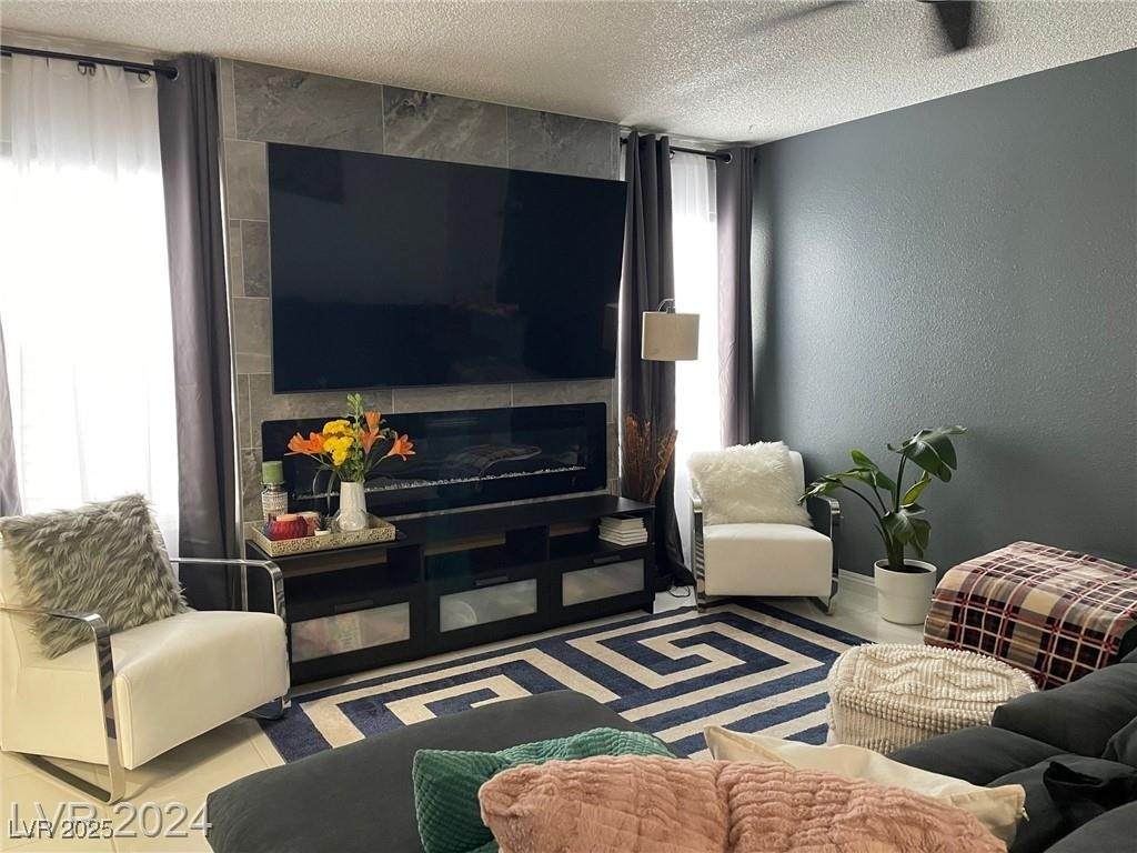 5576 Rochelle Avenue - Photo 1