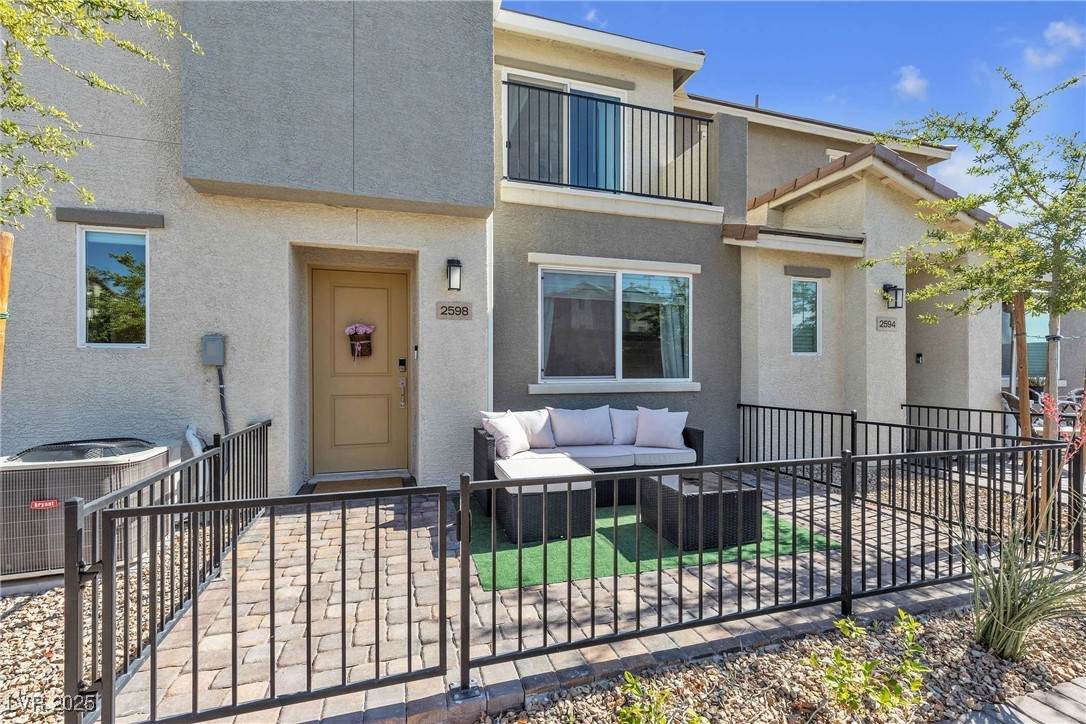 2598 Polar White Avenue - Photo 1