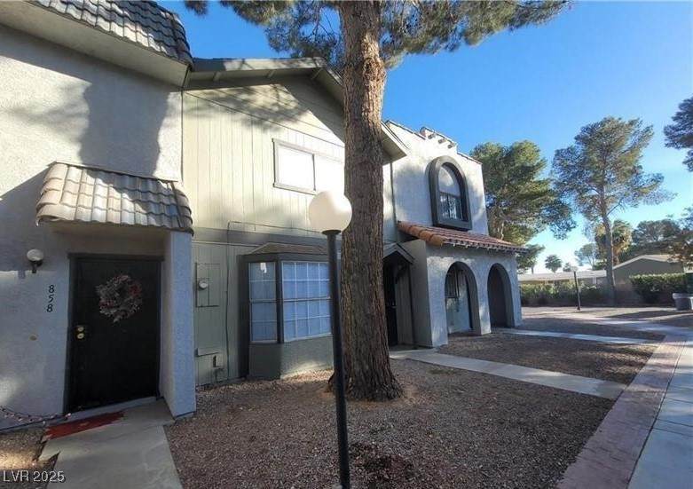 854 Stainglass Lane - Photo 1