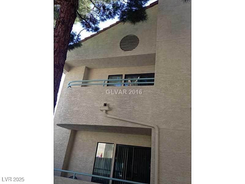 910 Sloan Lane - Photo 1