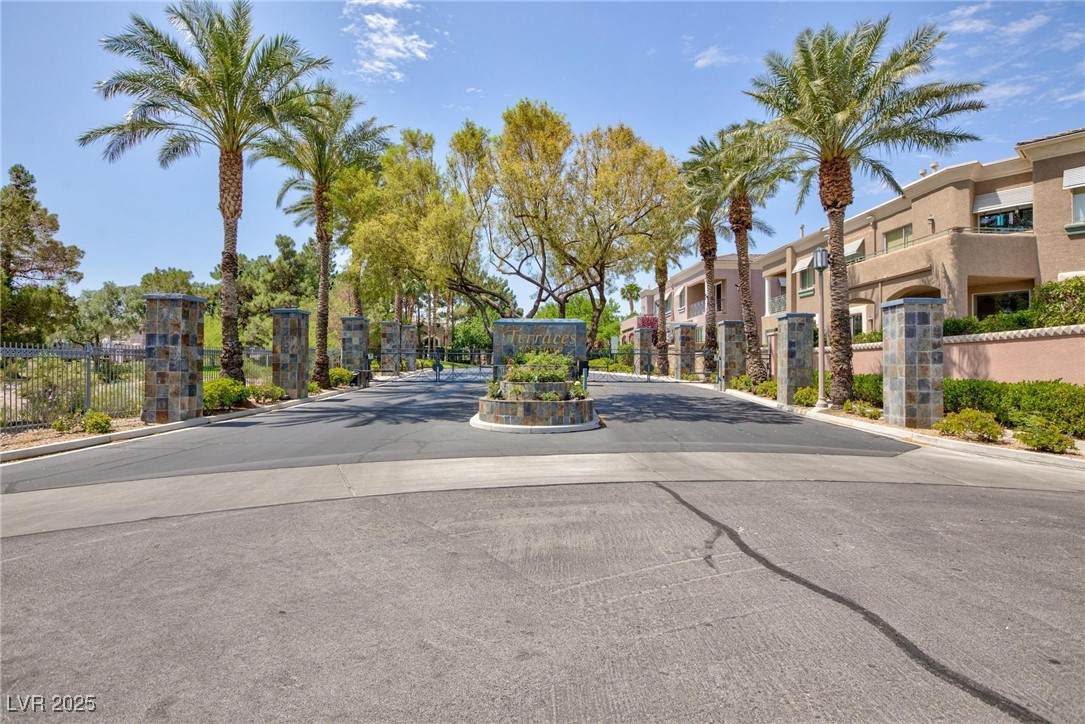 9112 Vista Greens Way - Photo 1