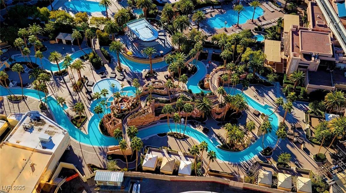 https://bt-photos.global.ssl.fastly.net/vegas/orig_boomver_1_2689831-2.jpg