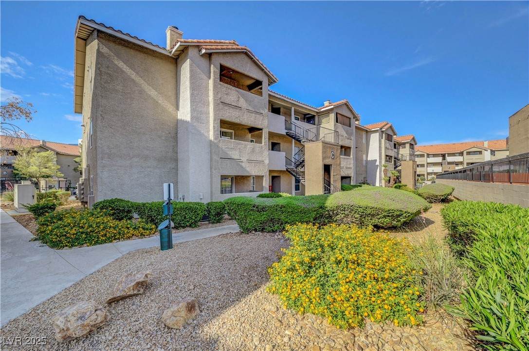 4200 Valley View Boulevard - Photo 1