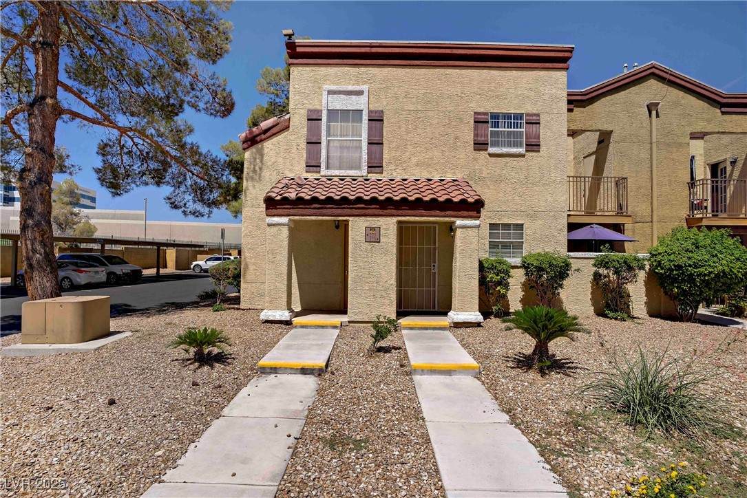 2801 Rainbow Boulevard - Photo 1