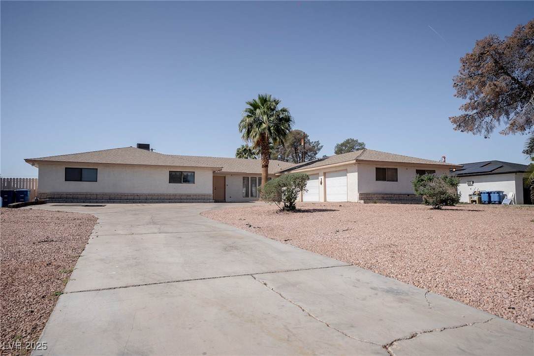 2755 Russell Road - Photo 1