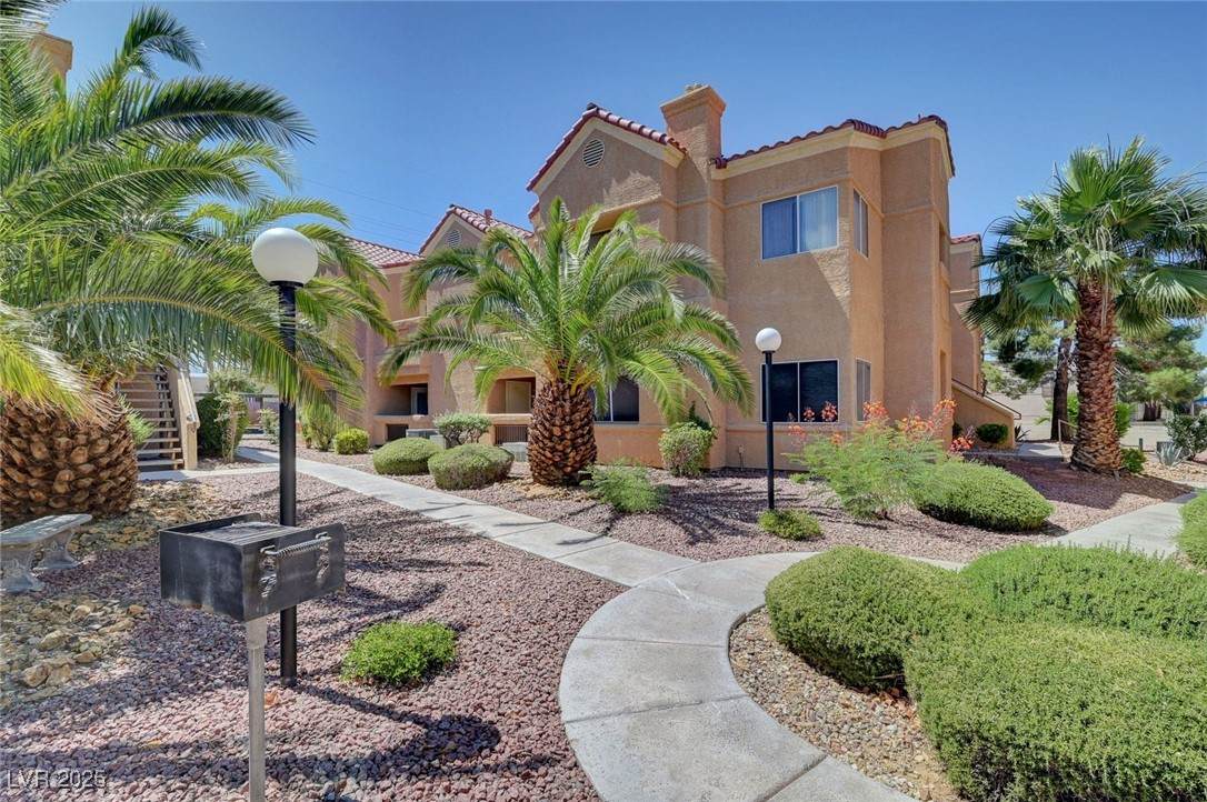 900 Heavenly Hills Court - Photo 1