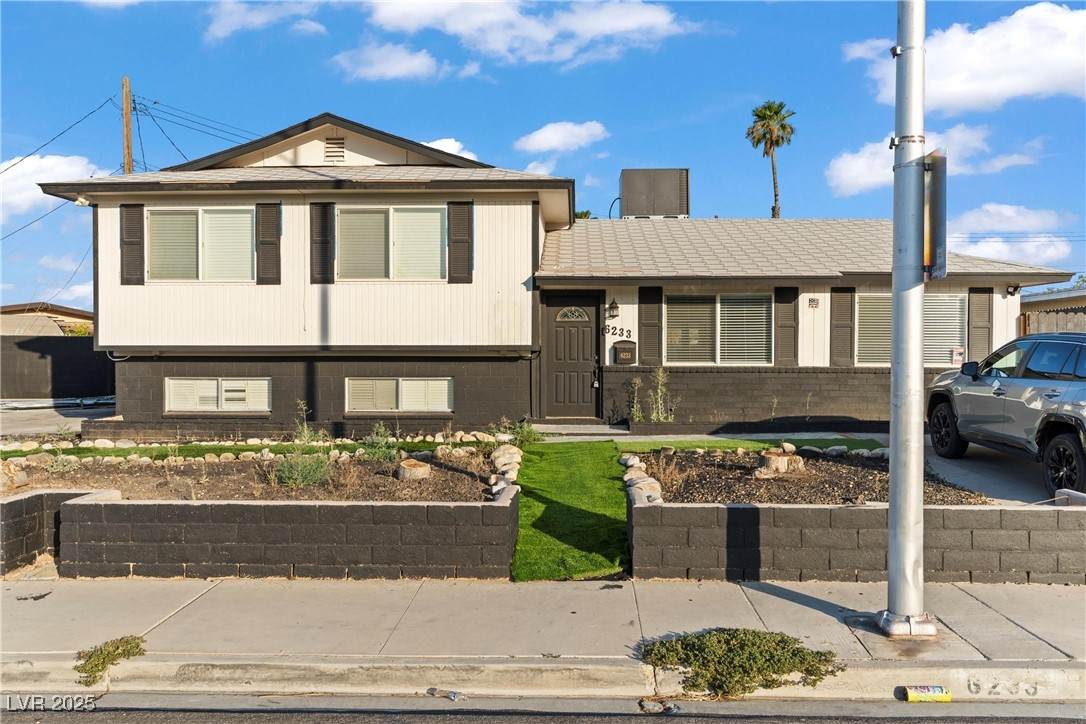 6233 Elton Avenue - Photo 1