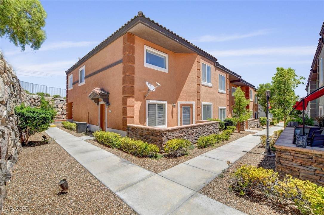 10563 Hedge View Avenue - Photo 1