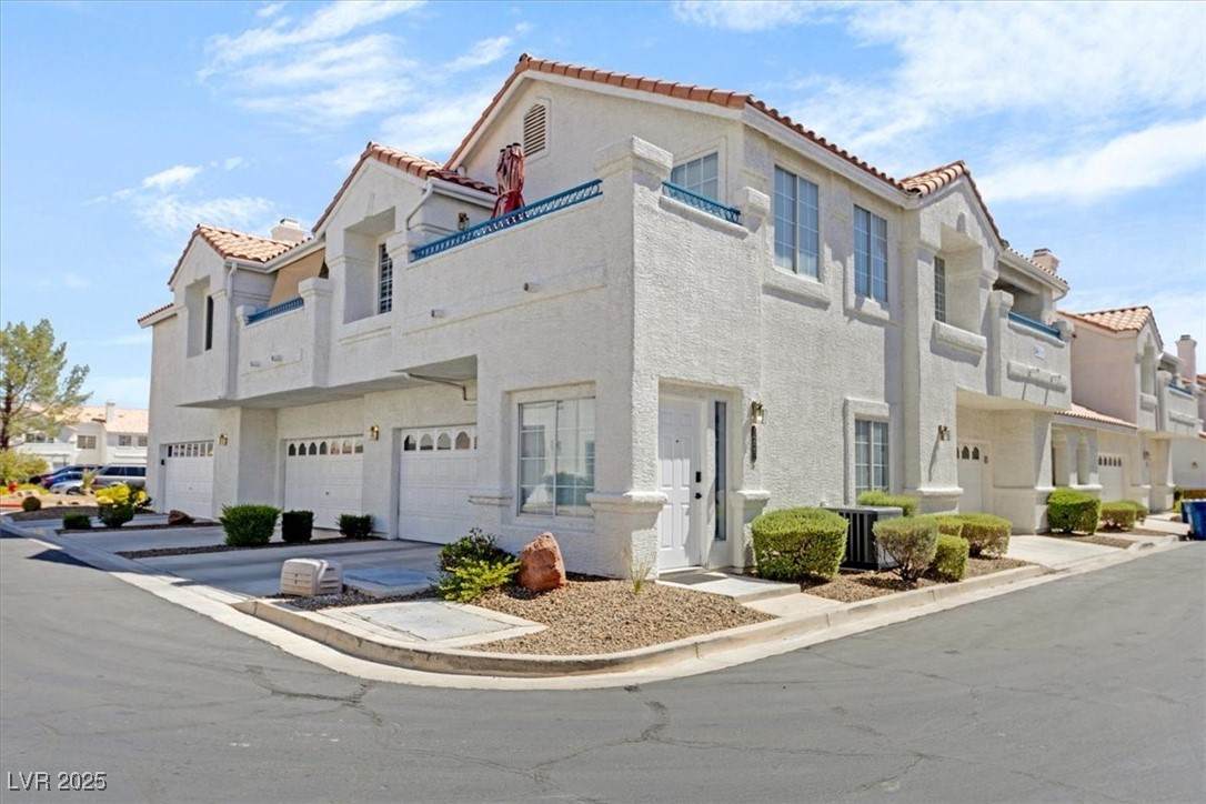 5201 Torrey Pines Drive - Photo 1