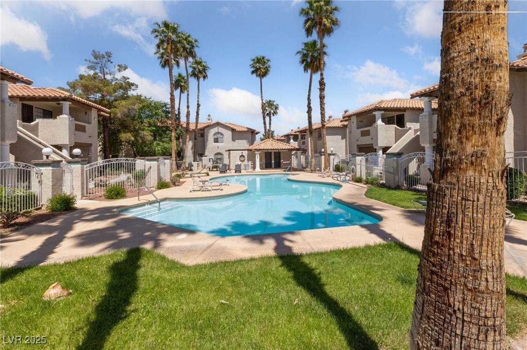 1423 Santa Margarita Street - Photo 1