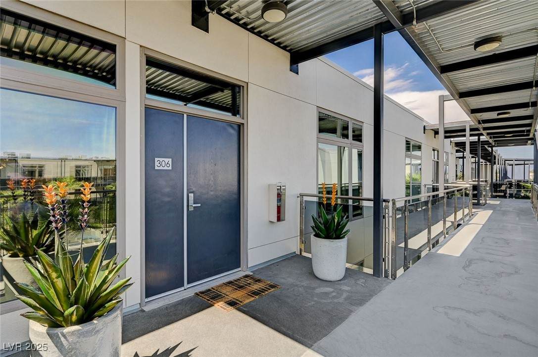 8925 Flamingo Road - Photo 1