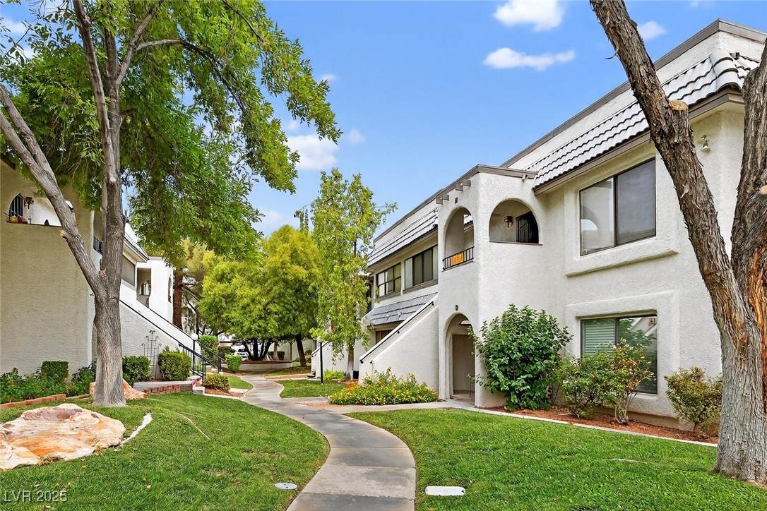 1410 Santa Margarita Street - Photo 1