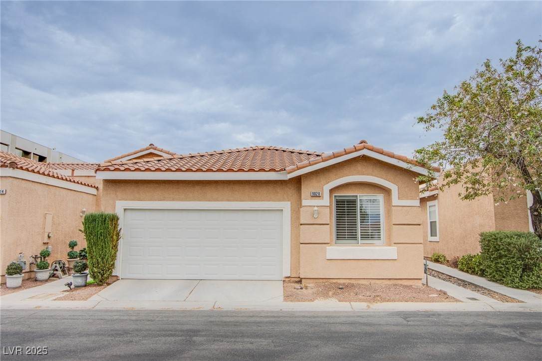 9020 Kimo Street - Photo 1