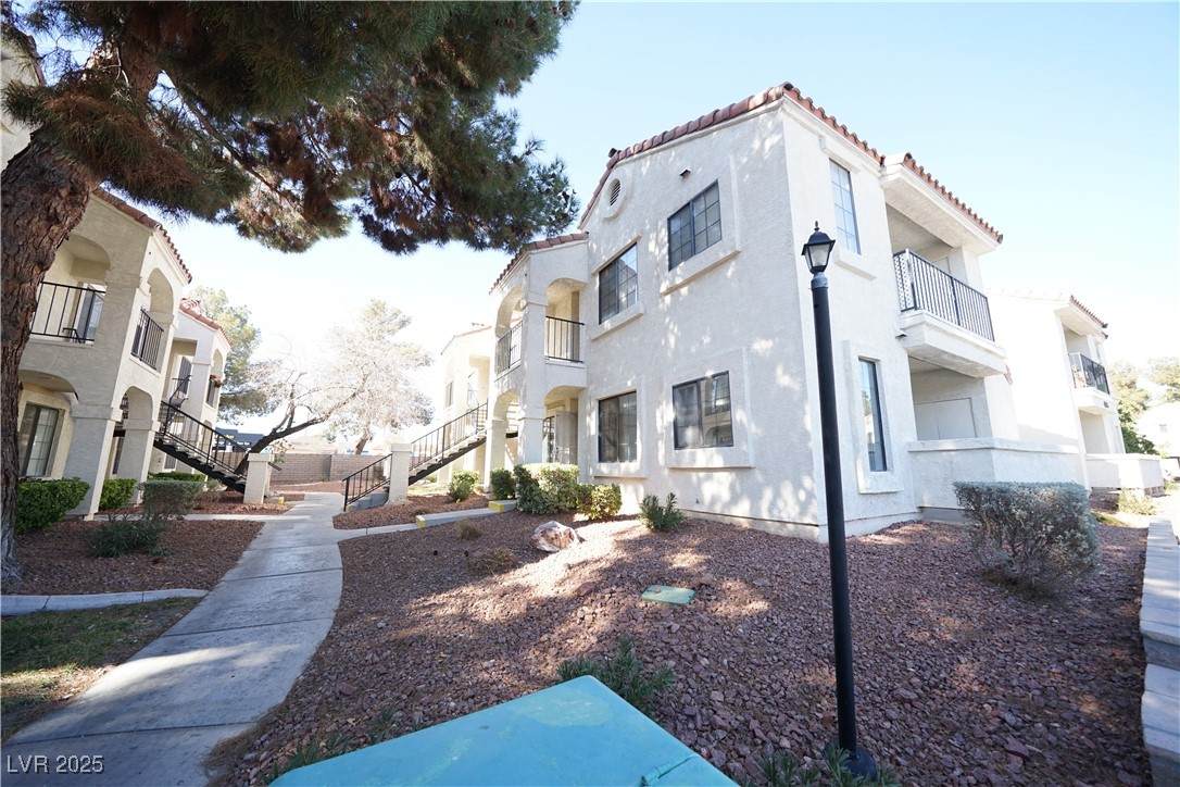 4896 Nara Vista Way - Photo 1