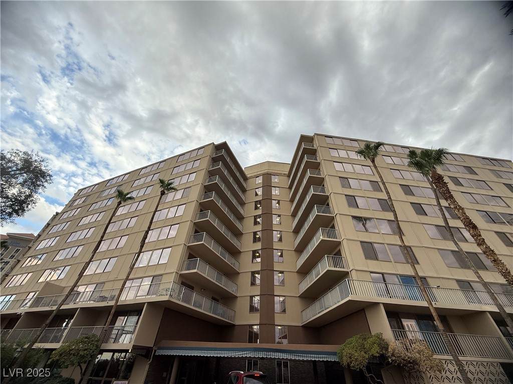 205 Harmon Avenue - Photo 1