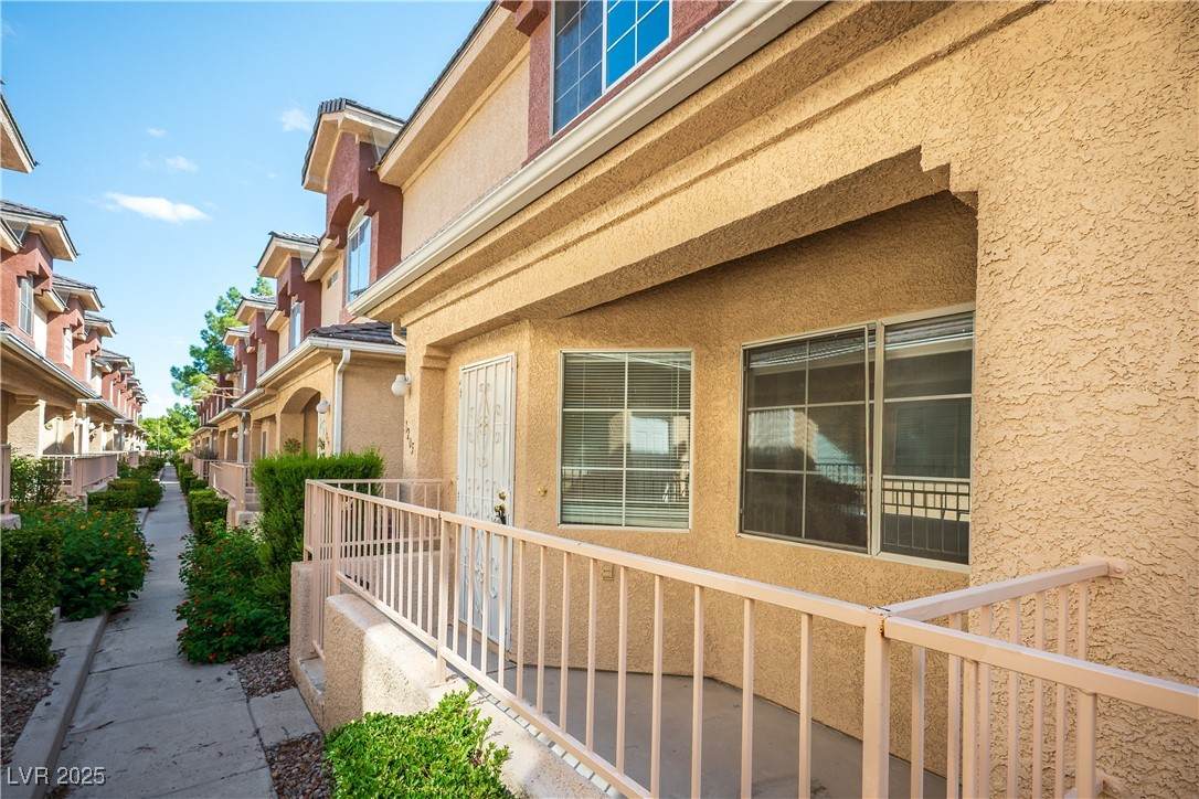 1205 Dusty Creek Street - Photo 1