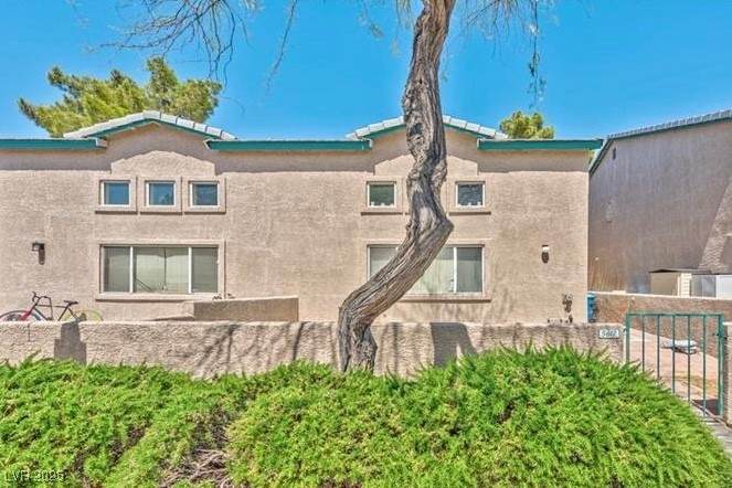 5617 Open Court - Photo 1