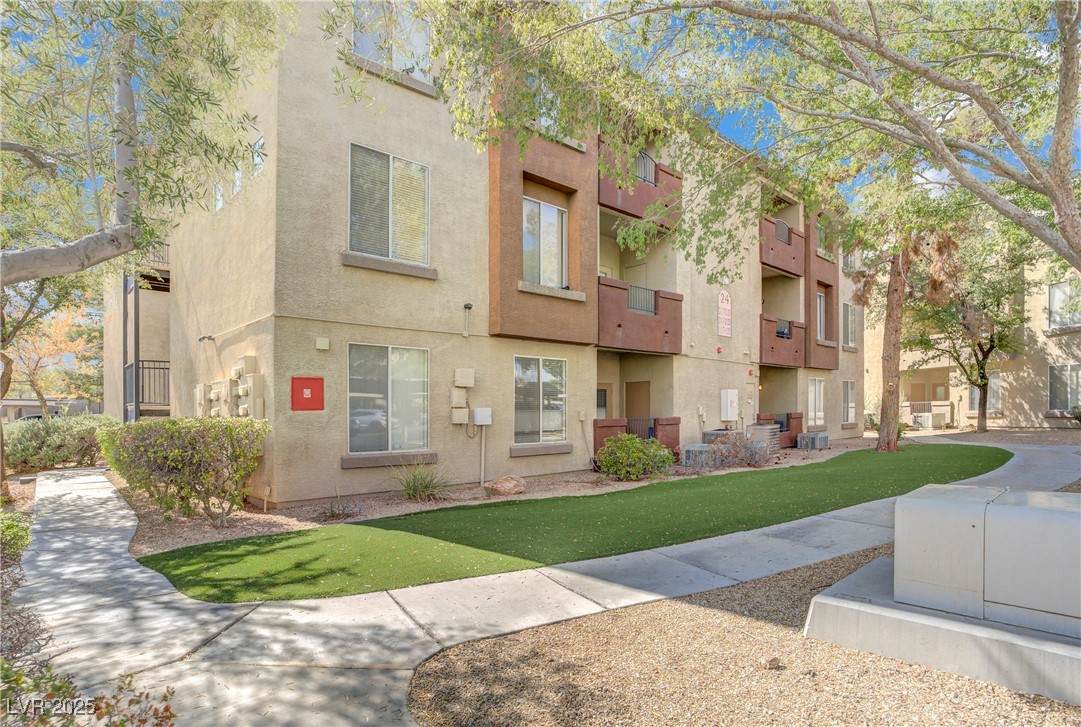 4400 Jones Boulevard - Photo 1