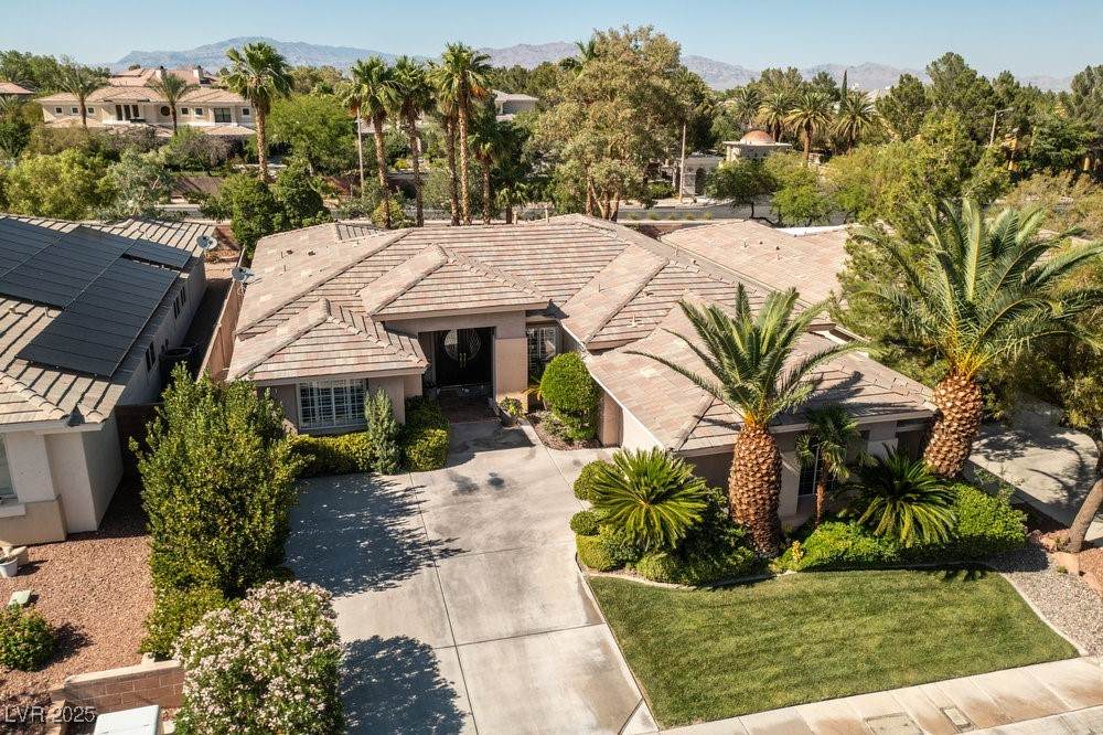 10320 Luxembourg Avenue - Photo 1