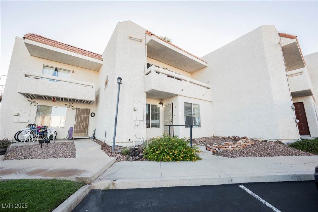 687 Marina Drive - Photo 1