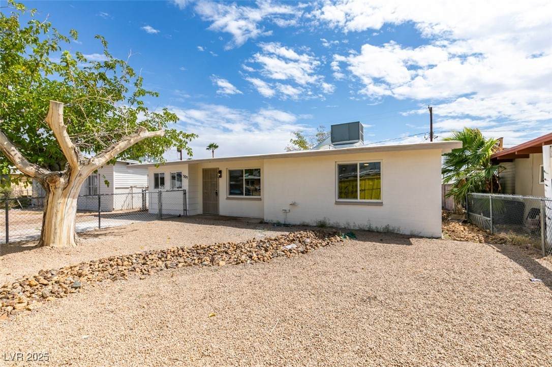 504 Minnesota Street - Photo 1