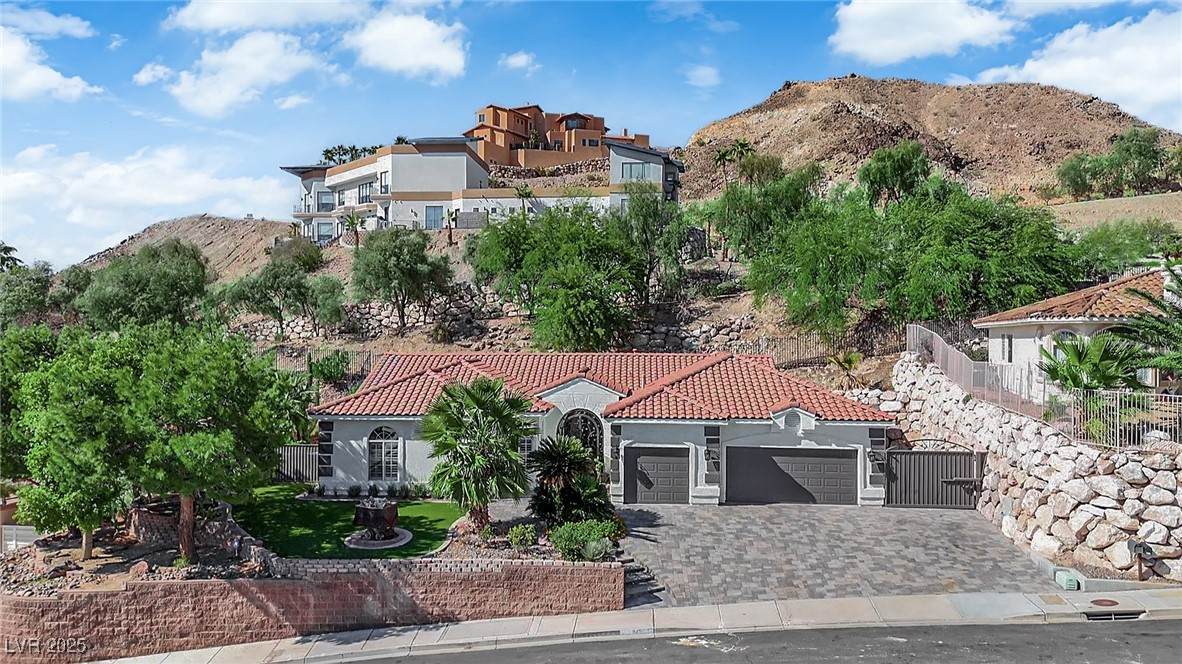 949 Pyrite Avenue - Photo 1