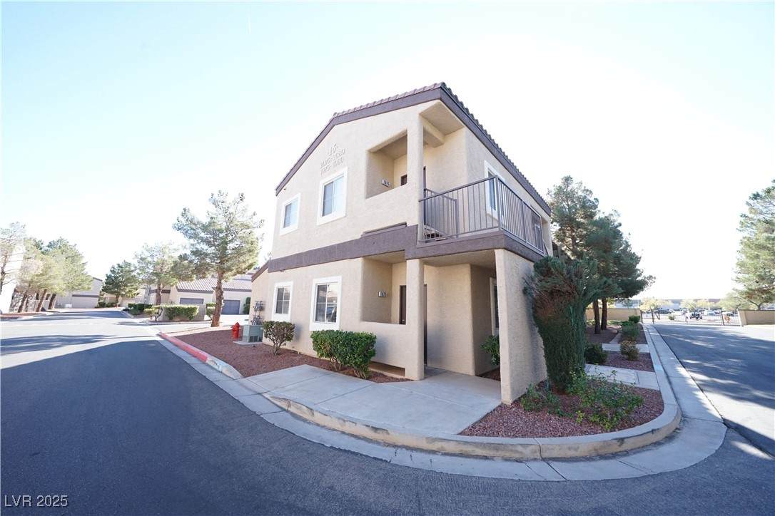 5250 Rainbow Boulevard - Photo 1