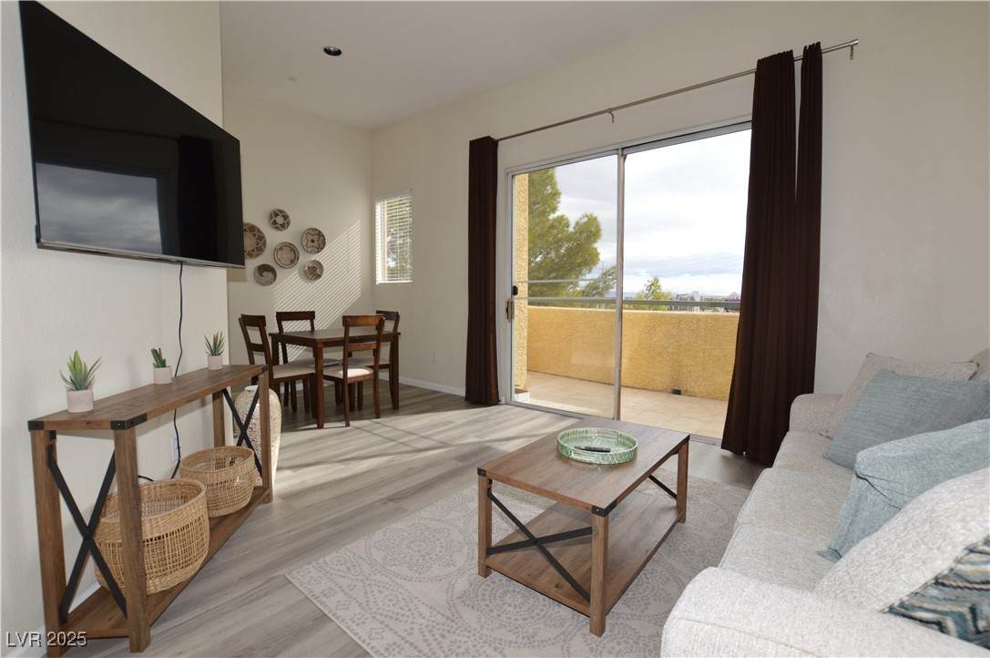 270 Flamingo Road - Photo 1