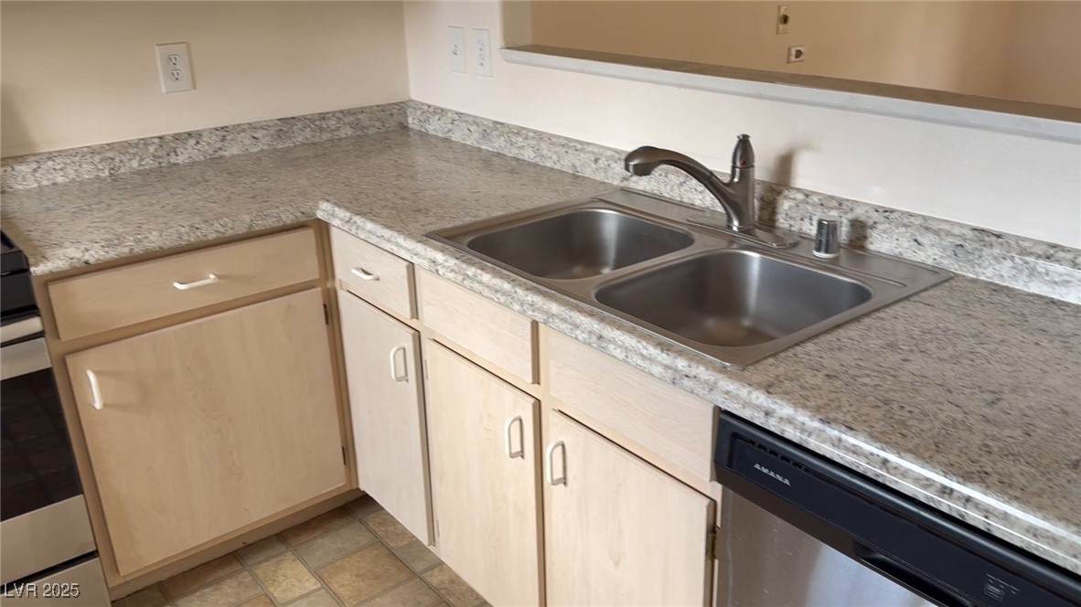 1900 Torrey Pines Drive - Photo 1