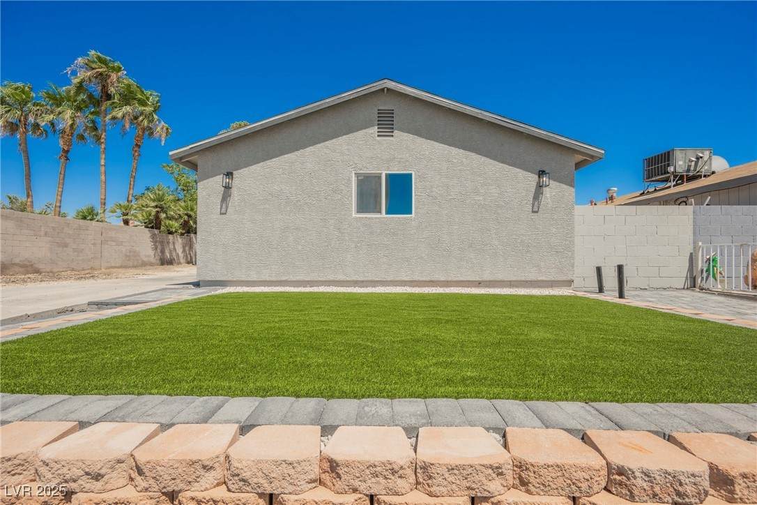 4990 Denning Street - Photo 1